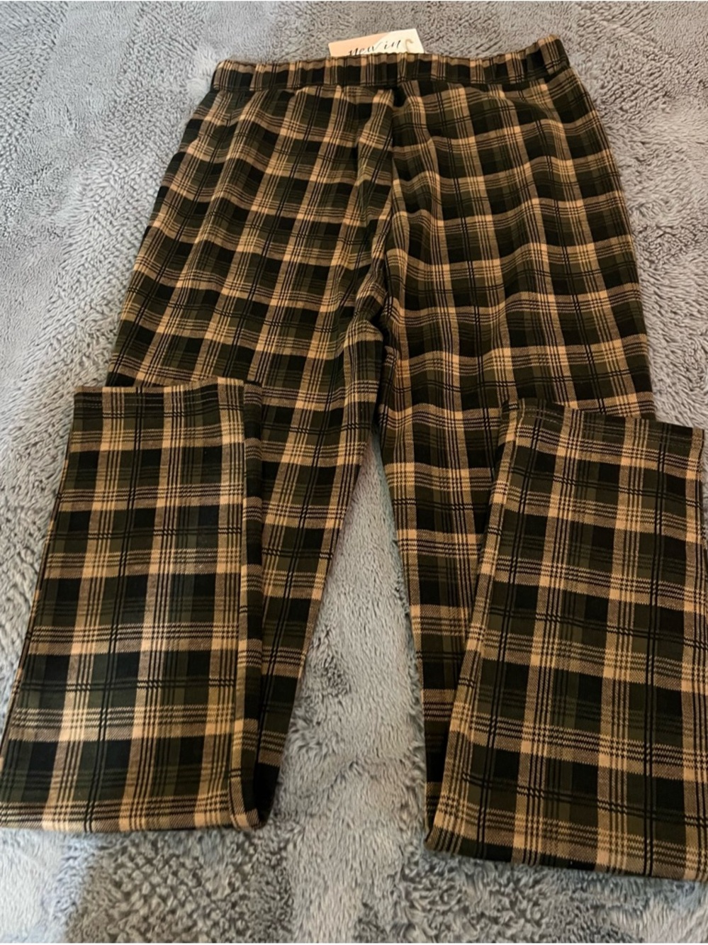 New In Green Plaid Stretch Leggings - Picture 3 of 5